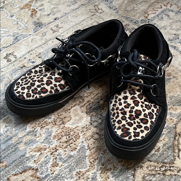 T.U.K Shoes - T.U.K Black and Leopard Print Shoes